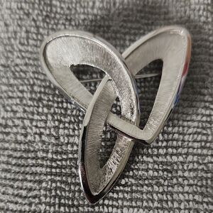 Trifari silver-tone Double Loop brooch